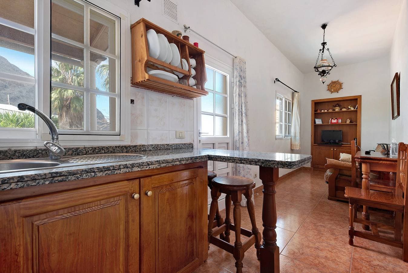 Foto 2 von 29: Haustierfreundliches 'Casa El Cardon B1' mit Meer- und Bergblick, Terrasse und WLAN