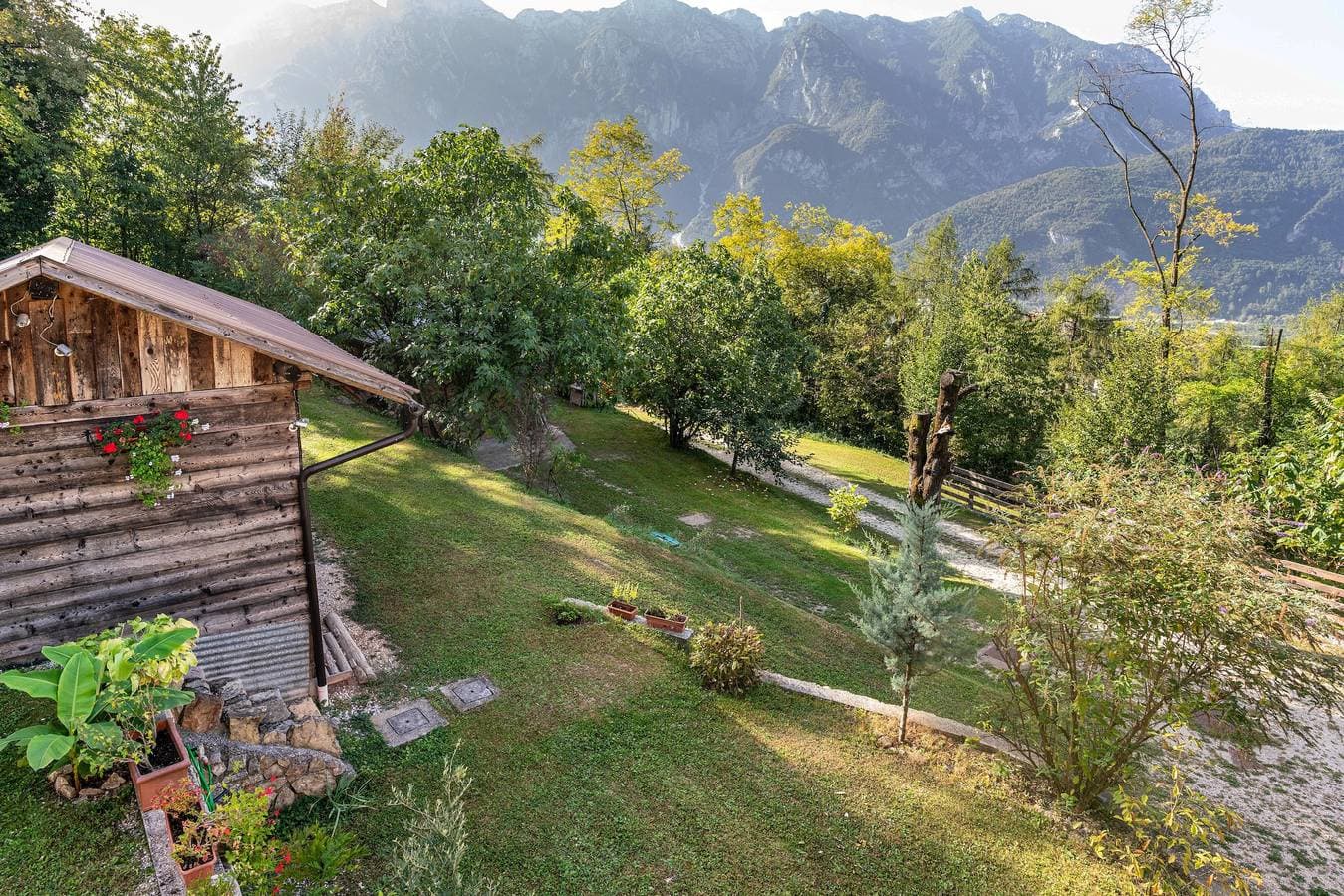 Foto 3 von 40: Chalet 'Maso Gigi' mit Bergblick, privatem Garten und WLAN