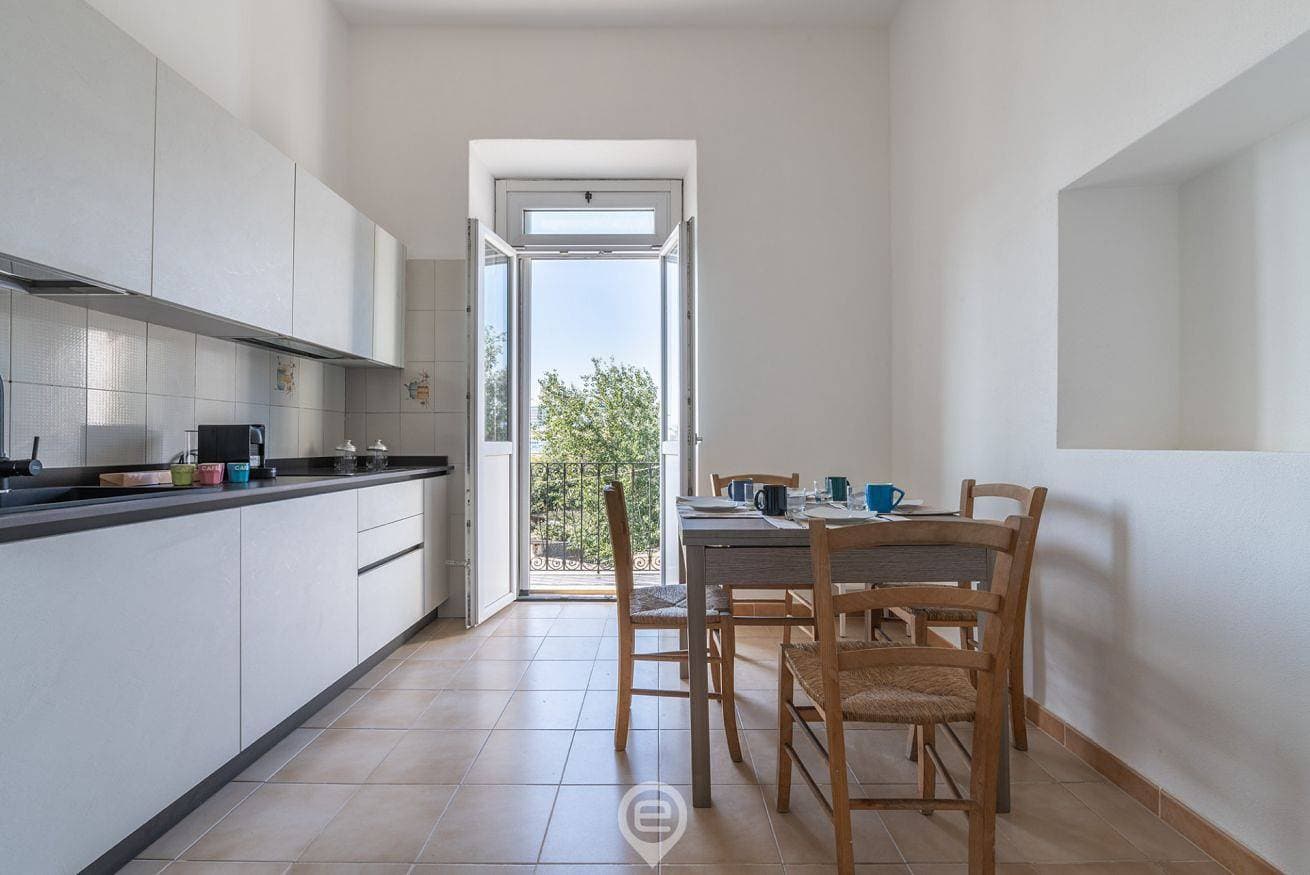 Foto 12 von 30: Ferienwohnung für 4 Personen mit Balkon/Terrasse