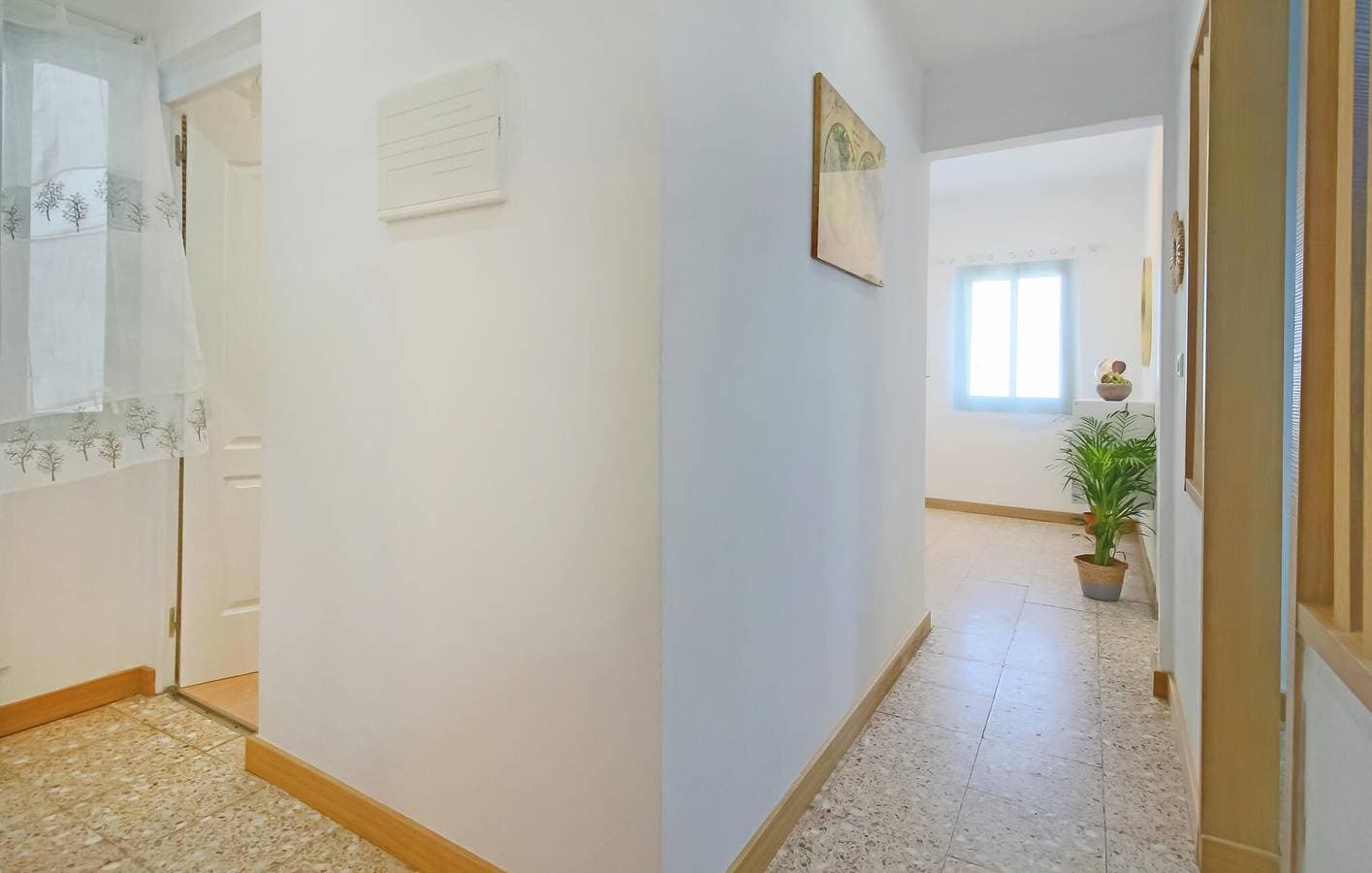 Foto 12 von 23: Strandurlaub - 90m² Apartment mit Wifi, TV & Küche