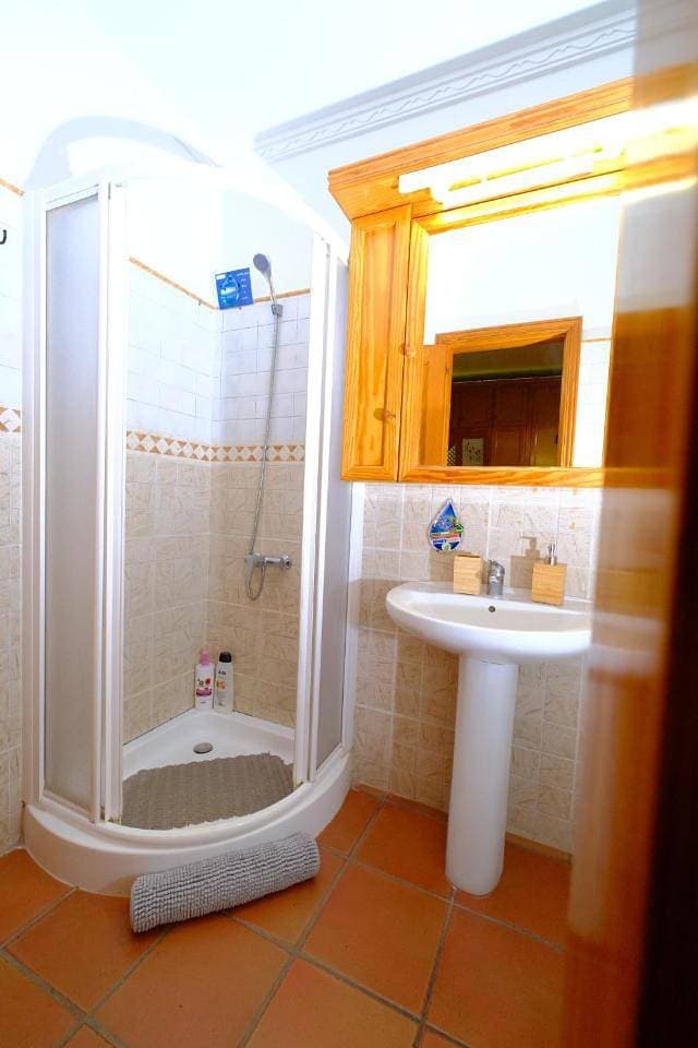 Foto 7 von 9: Double Room with Private Bathroom