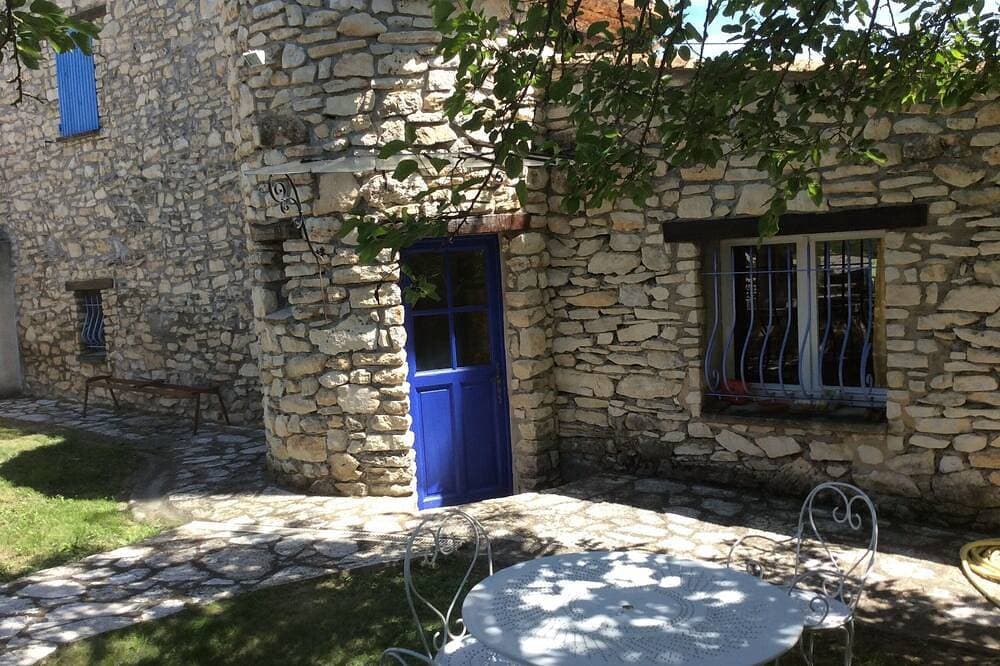 Foto 12 von 13: Luberon Former Sheepfold 19