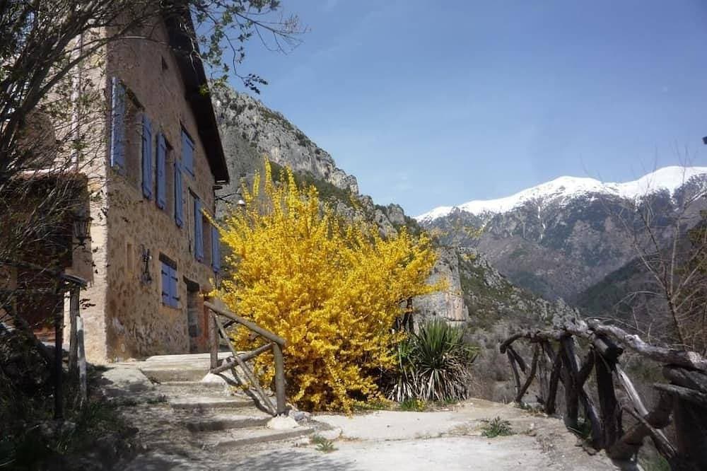 Foto 4 von 30: Ferienhaus im Erdgeschoss mit tollem Blick auf die Gipfel von Mercantour.
