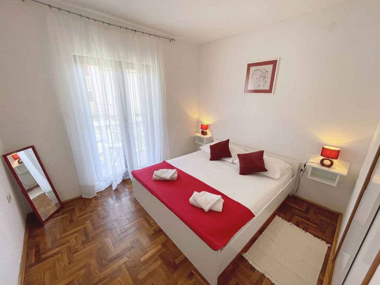 Foto 10 von 23: Ferienwohnung mit Terrasse und Klimaanlage