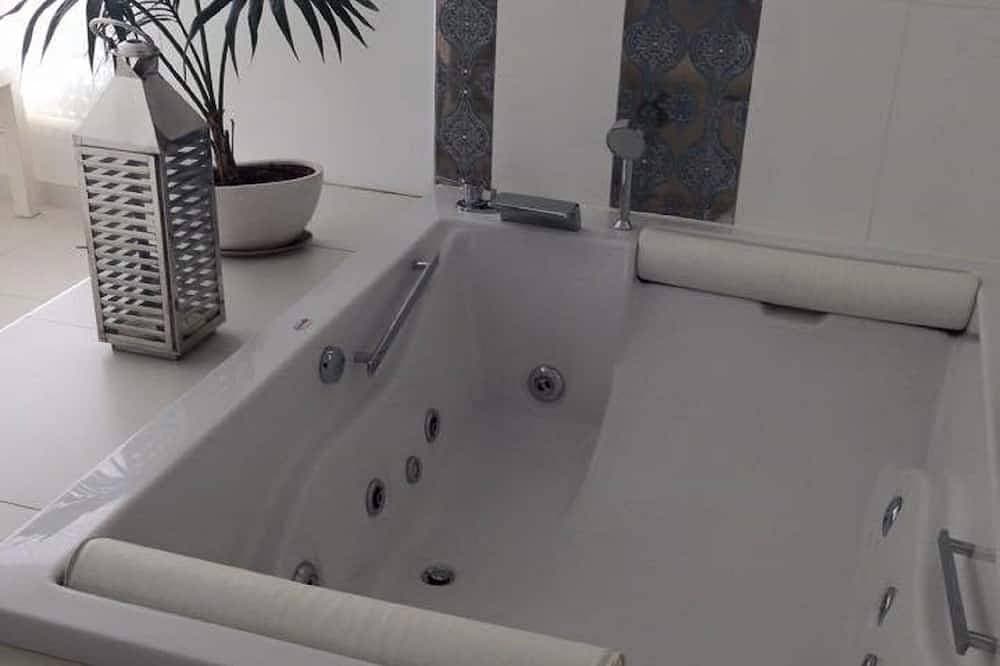 Foto 3 von 17: Luxus White Suite (2 Personen)