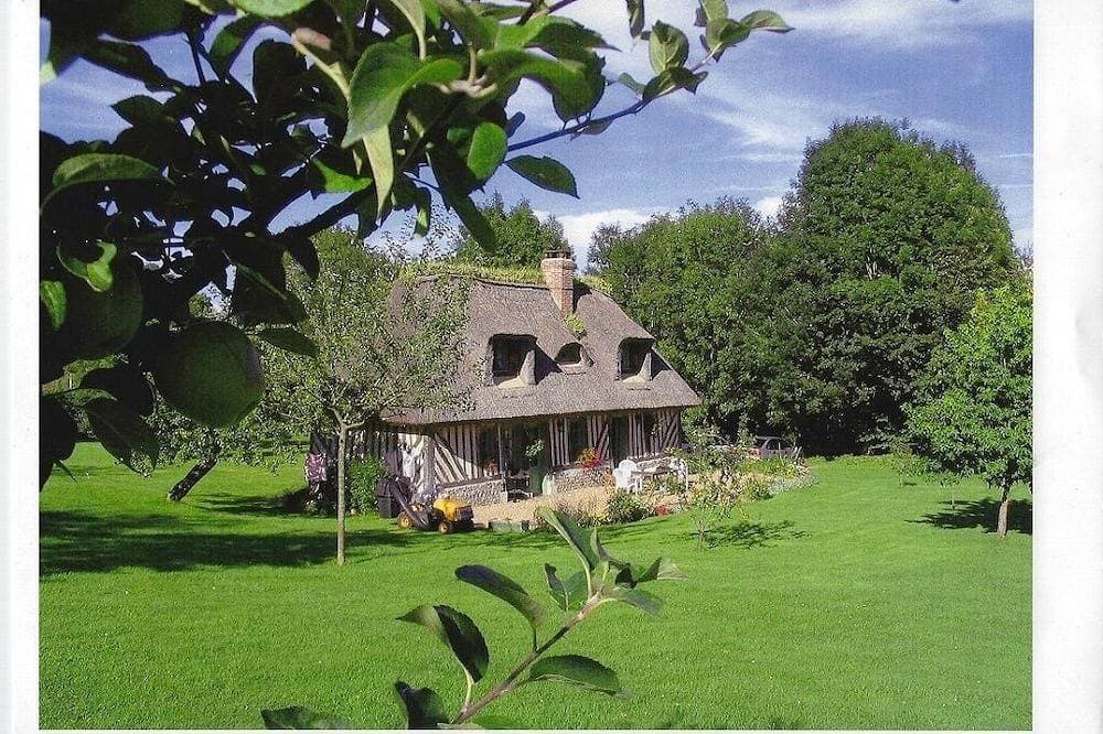 Foto 10 von 19: Authentic thatched cottage near Honfleur