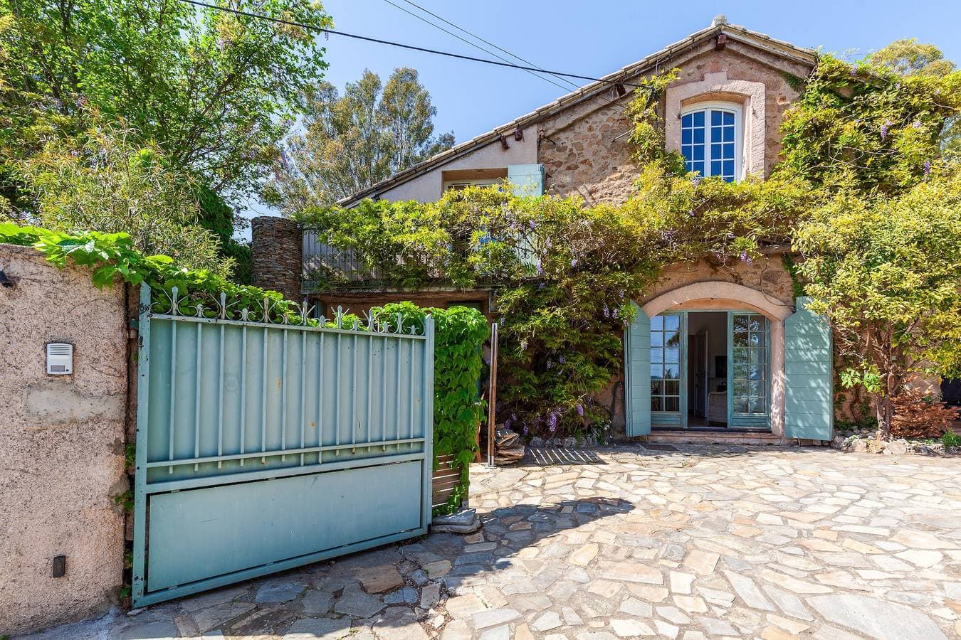 Logement de charme les Araucarias 1