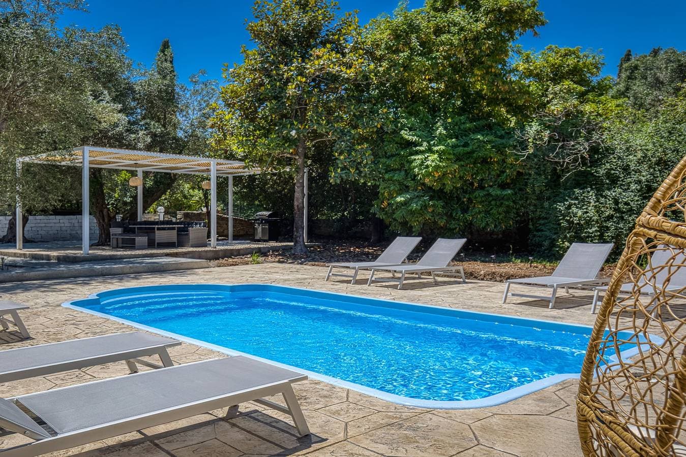 Foto 8 von 62: Villa für 8 Personen mit Garten