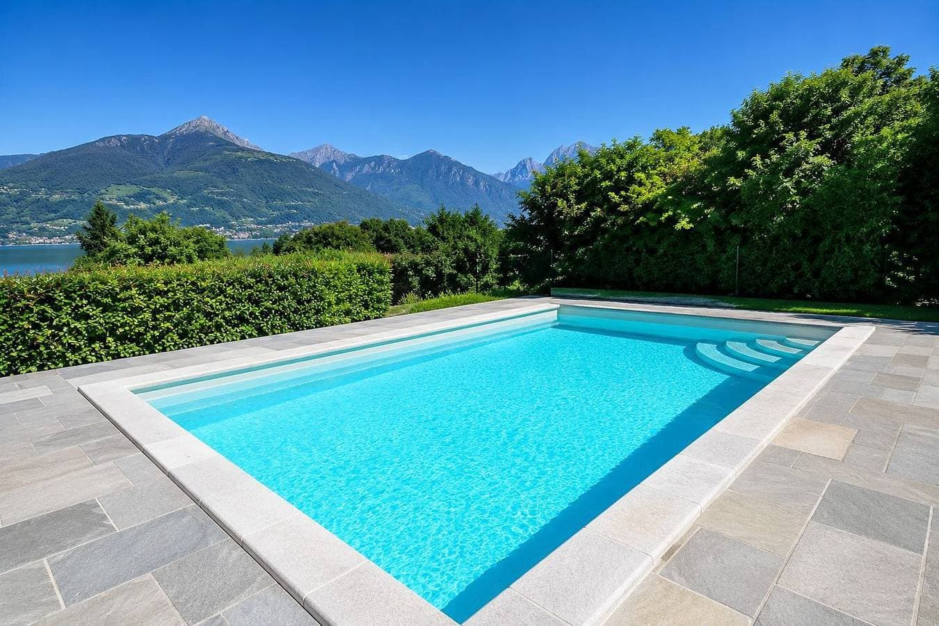 Foto 13 von 35: Beata Rose Ferienwohnung mit Pool am Comer See