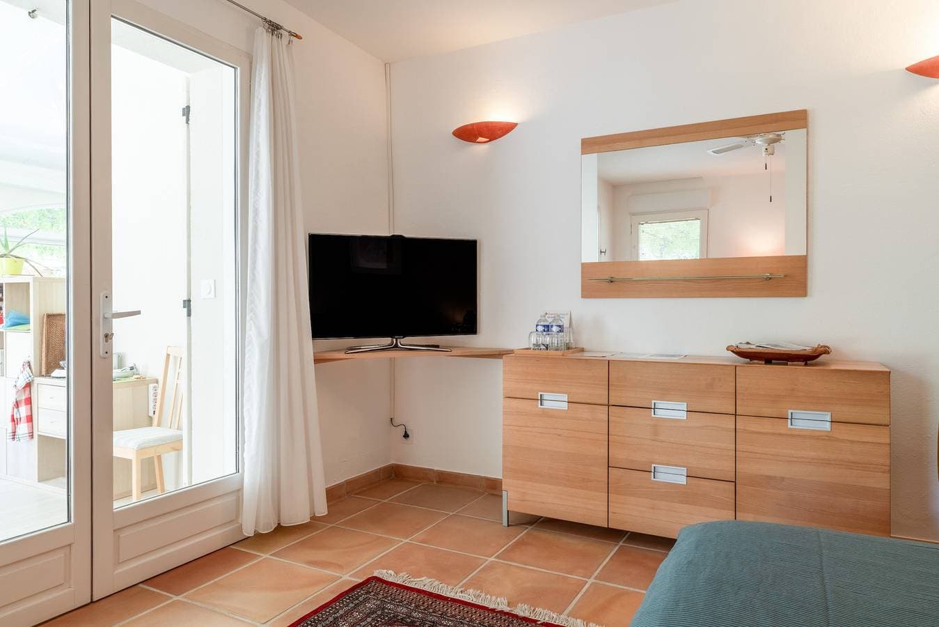 Foto 7 von 23: Bed & Breakfast 'Chambre D'hôtes - Les Hirondelles' mit Gemeinschaftspool, WLAN & Klimaanlage