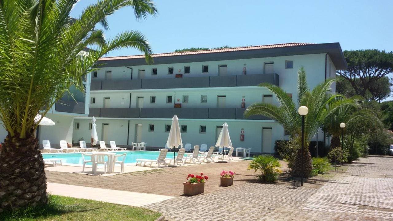 Foto 3 von 9: Studio with Pool View