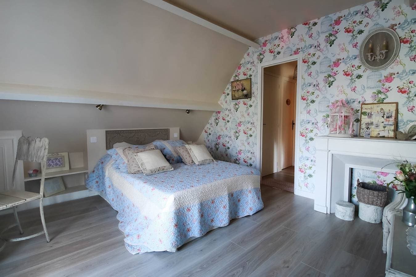 Foto 6 von 43: Gästezimmer 'English Garden' mit Pool, Frühstück, Gemeinschaftsgarten und WLAN