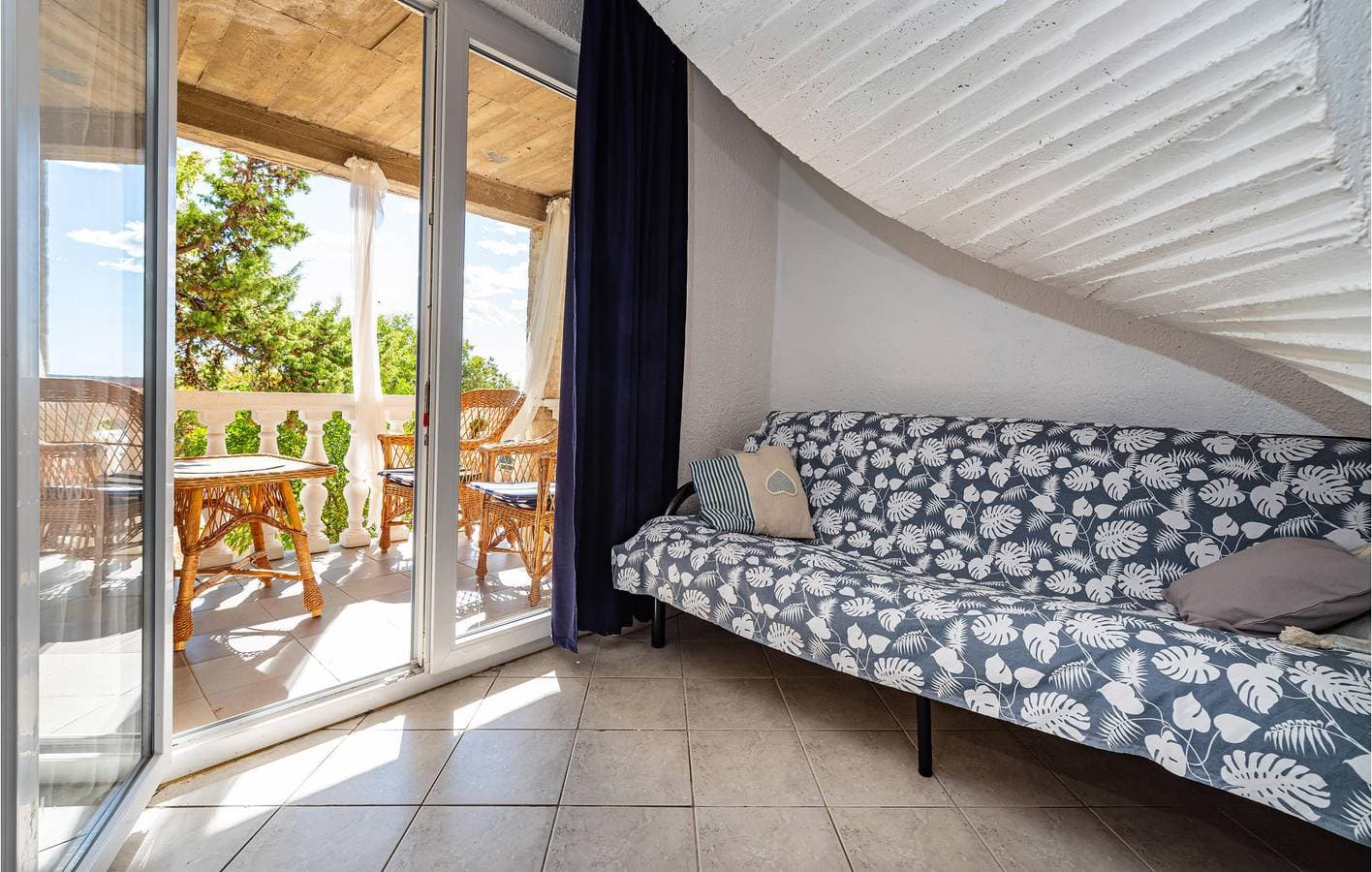 Foto 6 von 29: Gemütliche 1-Zimmer-Wohnung mit Terrasse, 300 m von der Küste entfernt