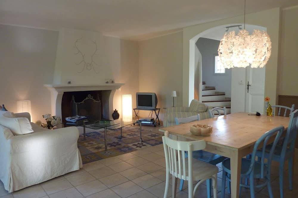 Foto 7 von 30: Ruhiggelegenes Haus mit Garten; in der Provence