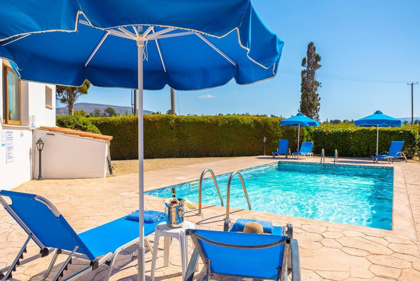 Foto 4 von 32: Villa für 6 Personen mit Terrasse