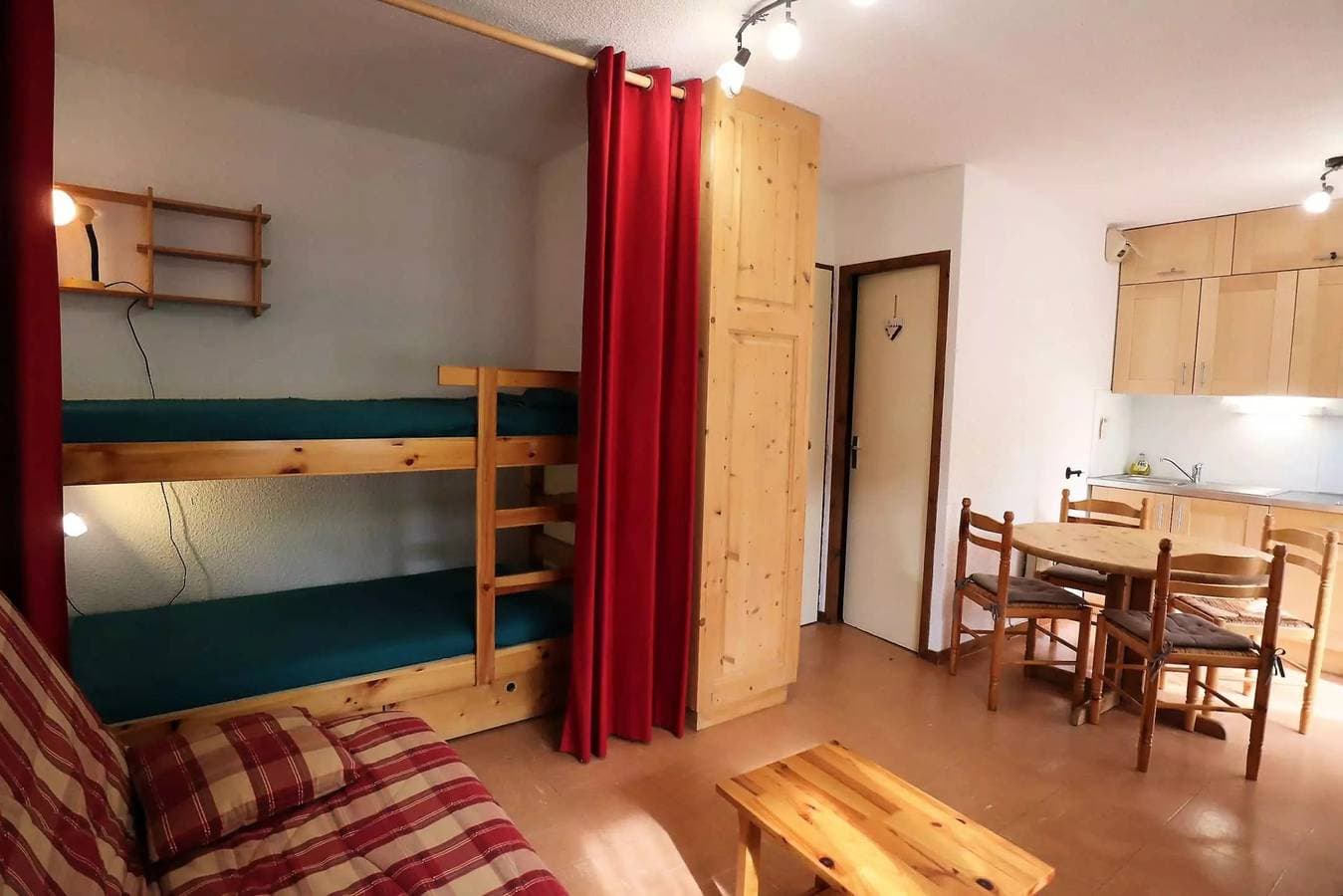 Foto 2 von 13: Studio für 2 bis 4 Personen. vor Augen geschützt mit Terrasse