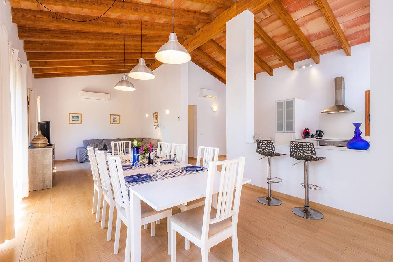 Foto 6 von 25: Ferienhaus Pula Rustic mit Bergblick, Pool und WLAN
