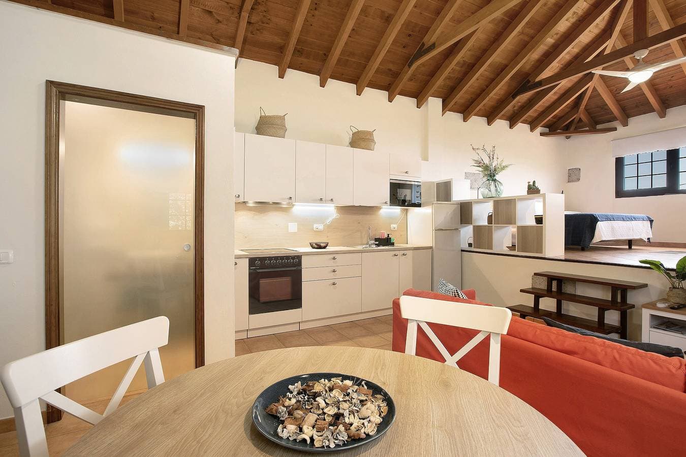 Foto 5 von 27: Ferienhaus „Las Tres Palmeras“ mit Bergblick, Gemeinschaftspool und WLAN