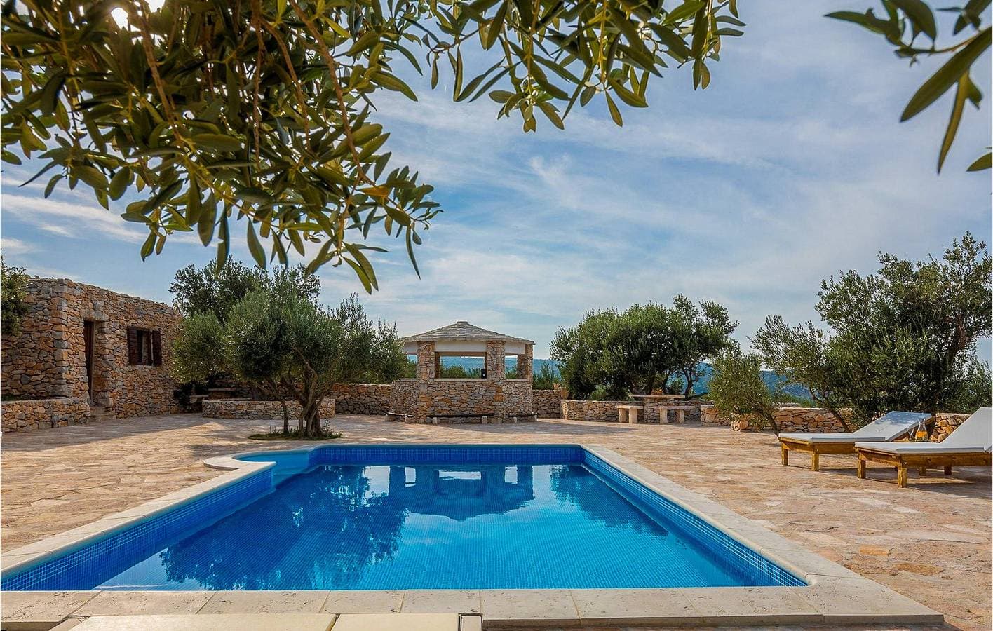 Foto 10 von 52: Apartment am Meer mit Pool, Terrasse und moderner Ausstattung – 2 km vom Strand entfernt