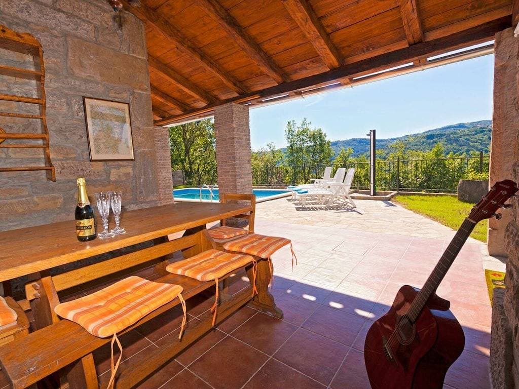 Foto 7 von 32: Ferienhaus in Cerovlje mit Schwimmbecken