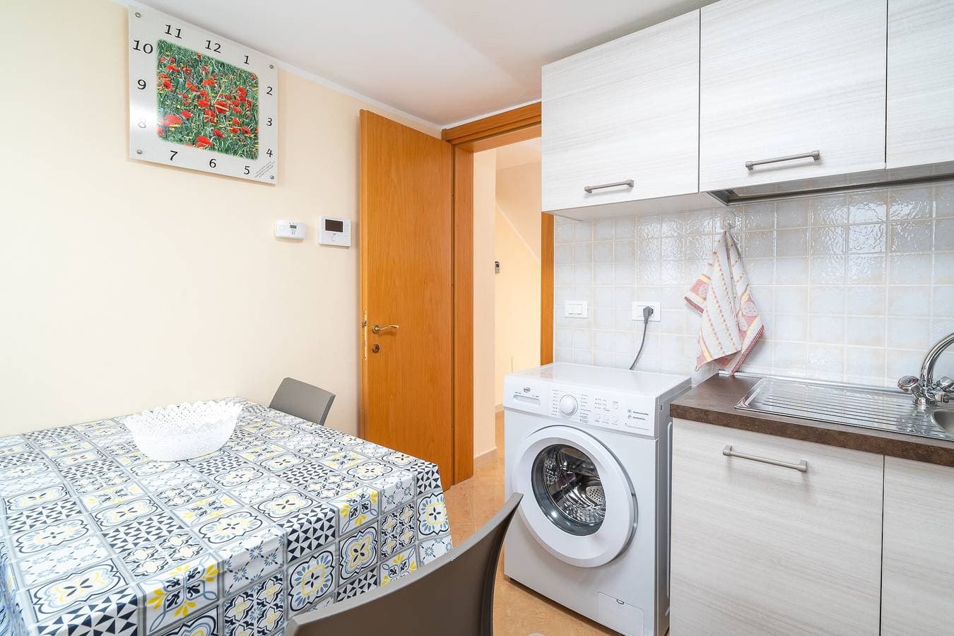 Foto 13 von 26: Zimmer 'Polaris' mit gemeinsamer Terrasse, Wi-Fi und Klimaanlage