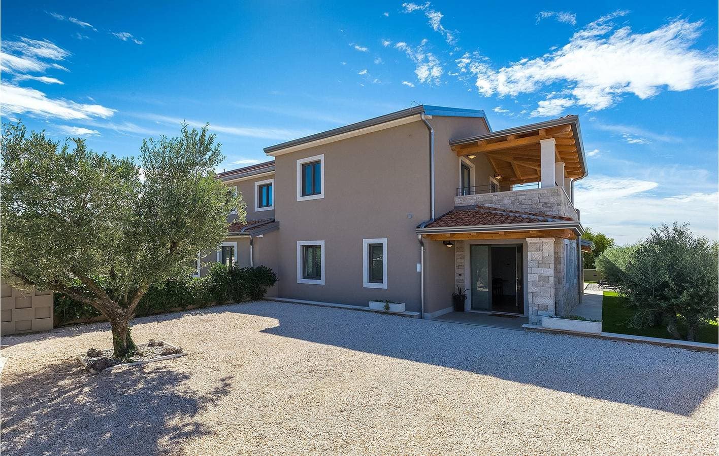 Foto 2 von 54: Geräumige 150 m² große Wohnung mit Pool, WLAN und in der Nähe von Sehenswürdigkeiten