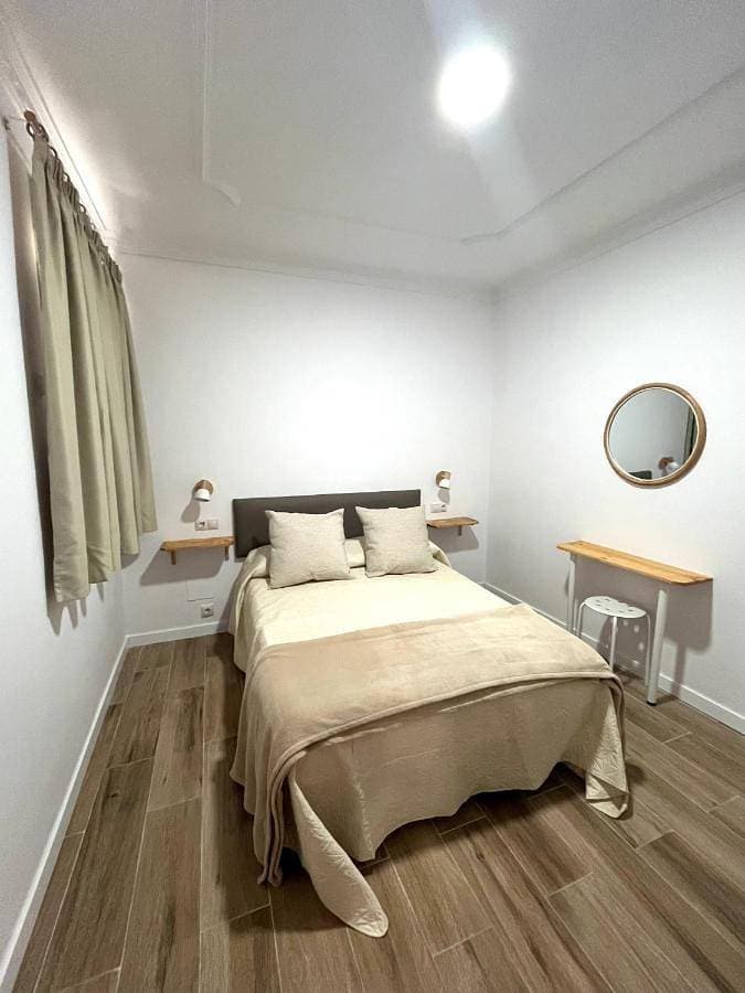 Foto 5 von 21: Three-Bedroom Apartment with Balcony