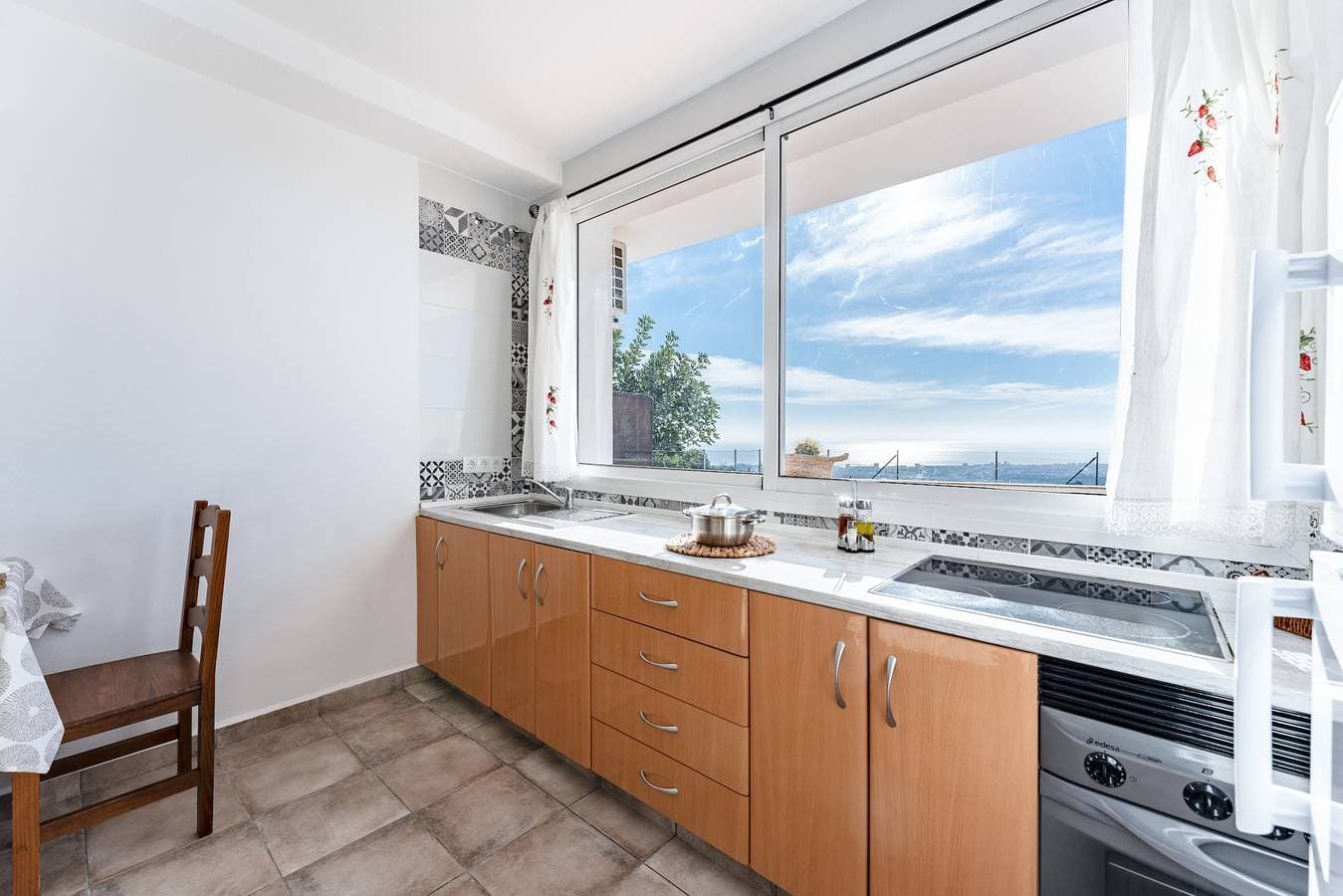 Foto 7 von 25: Ferienwohnung 'Apartamento Timón' mit Meerblick, Wi-Fi und Klimaanlage