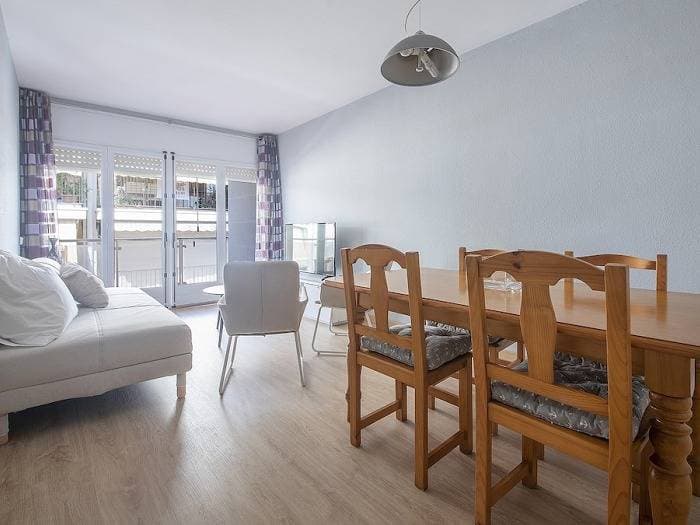 Foto 2 von 25: Ferienwohnung für 4 Personen mit Balkon