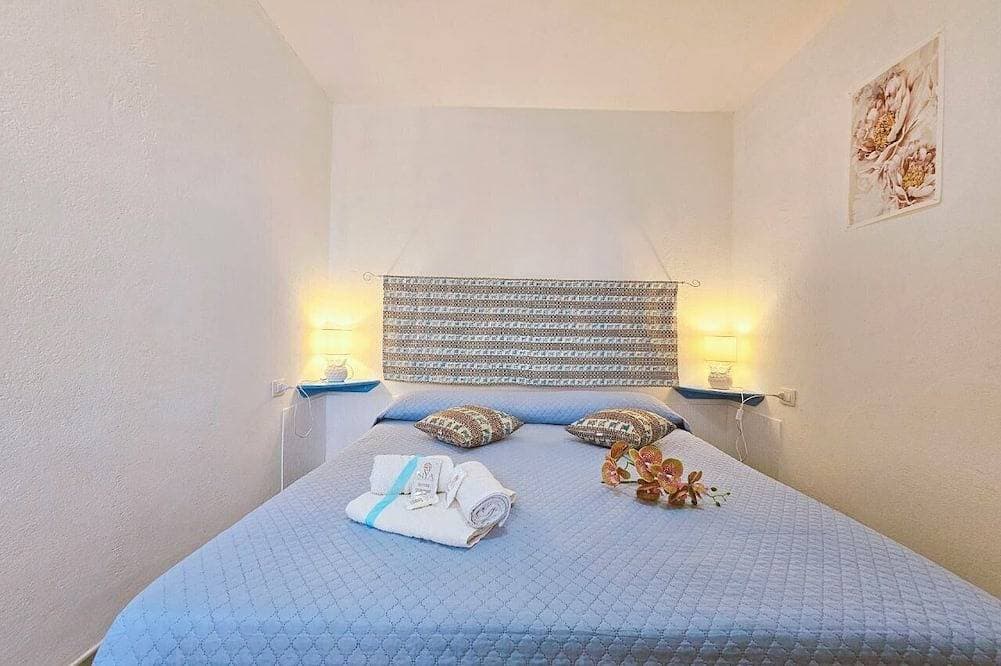Foto 4 von 30: Villa Helena: Large Private Garden and Relaxation Under the Stars- Wi-Fi