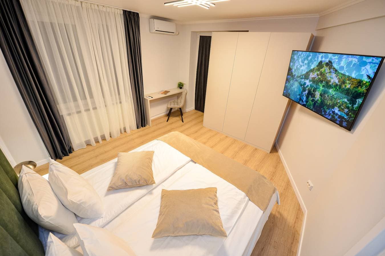 Foto 10 von 23: Libra Apartment - Zwei Schlafzimmer - 5 Gäste - Neben den Cismigiu-Gärten