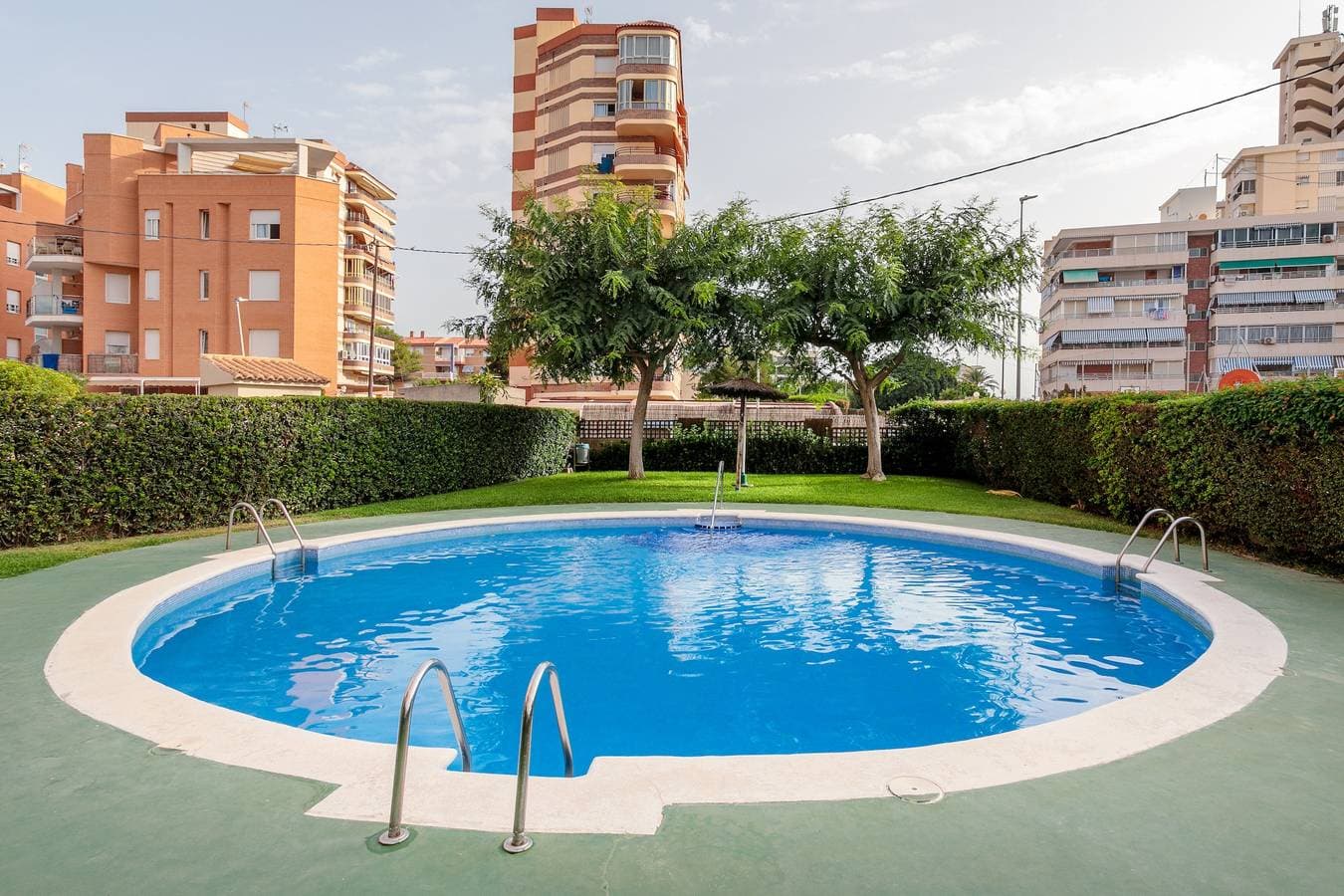 Foto 2 von 31: Ferienwohnung 'Torre Mar Muchavista' mit Meerblick, Gemeinschaftspool und WLAN