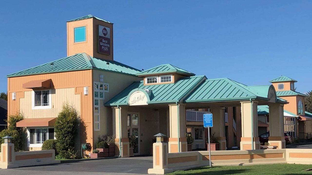 Best Western Plus Northwoods Inn 1