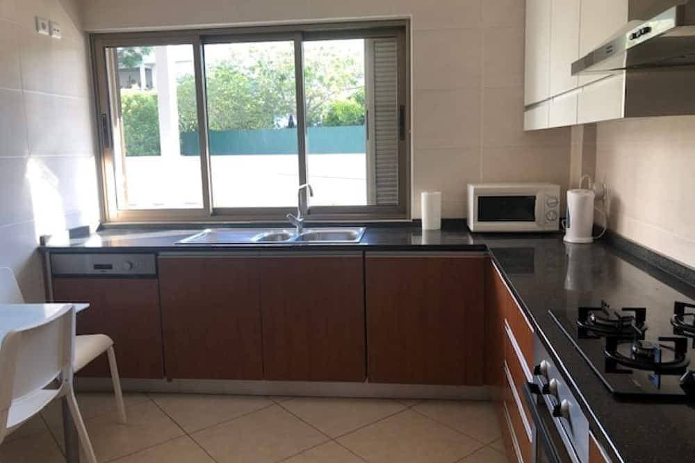Foto 13 von 17: Erdgeschosswohnung mit Pool, zentrale Lage