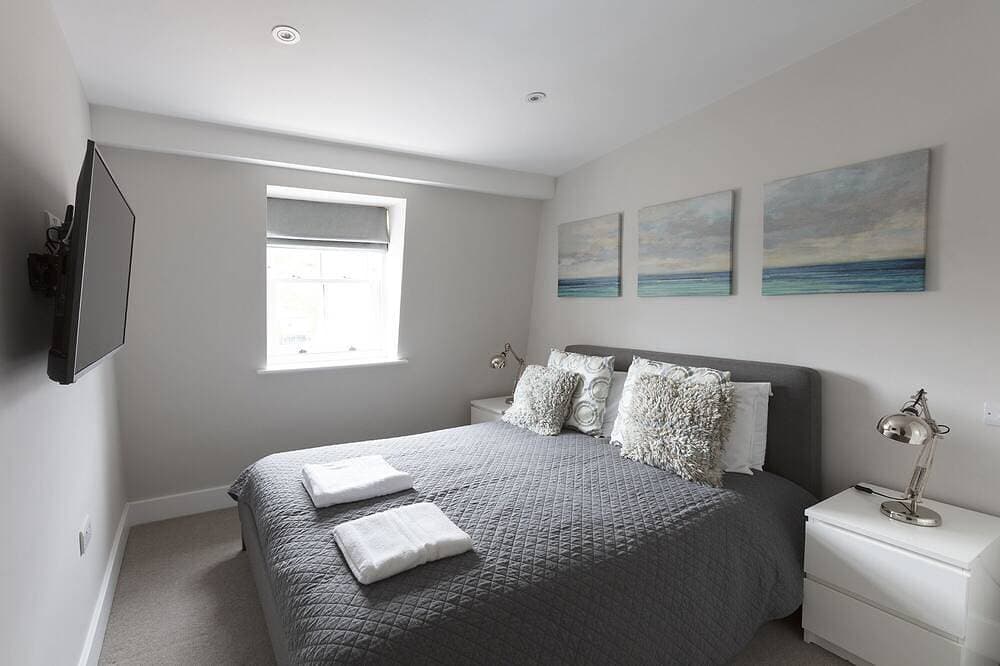 Foto 4 von 30: Immaculate Central Windsor Town House