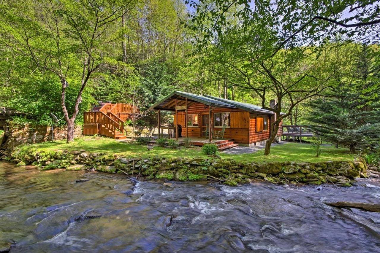 Fire Pit & Creekside Relaxation! Bryson City Cabin 1