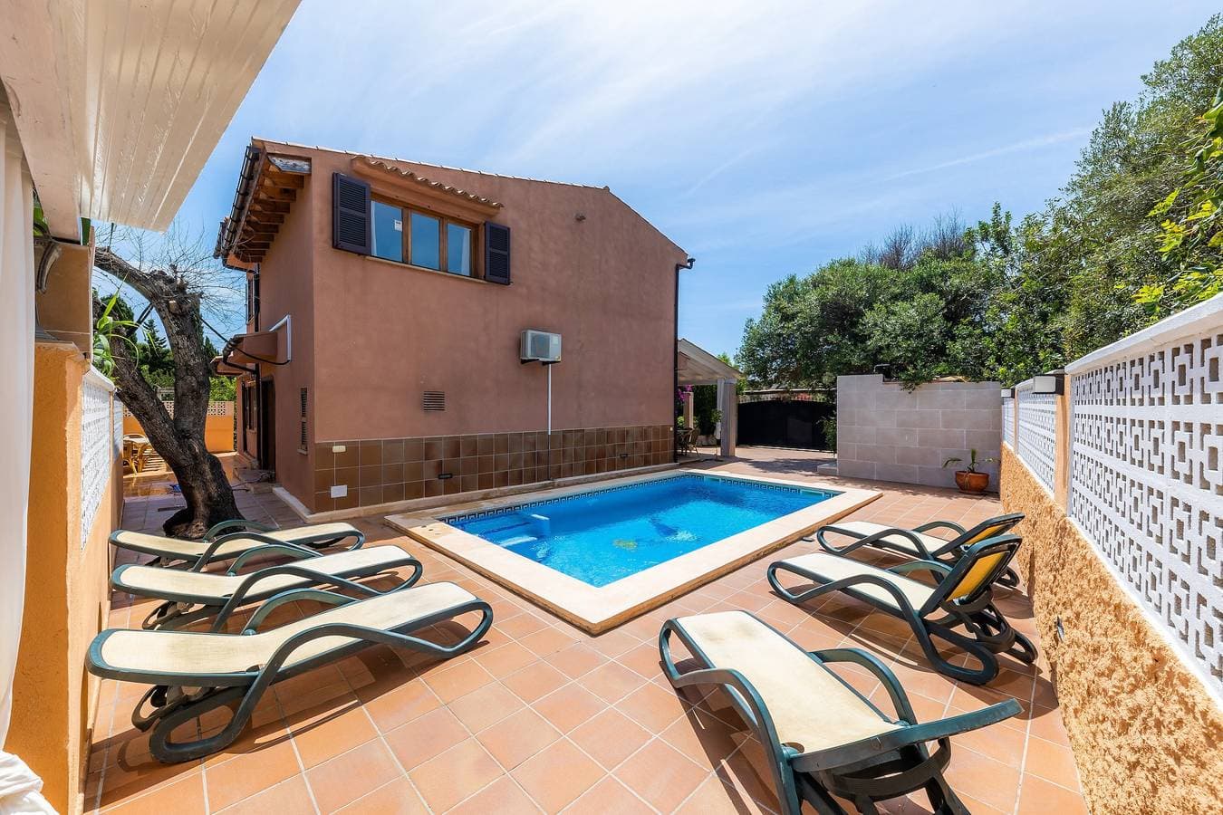Foto 2 von 26: Villa S'hort de Cal Rei mit privatem Pool, Garten und Klimaanlage