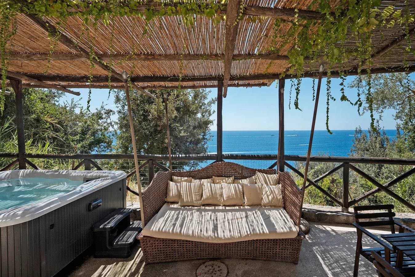 Foto 8 von 39: Villa 'Luxury Seaview mit Jacuzzi' mit Meerblick, WLAN und Klimaanlage