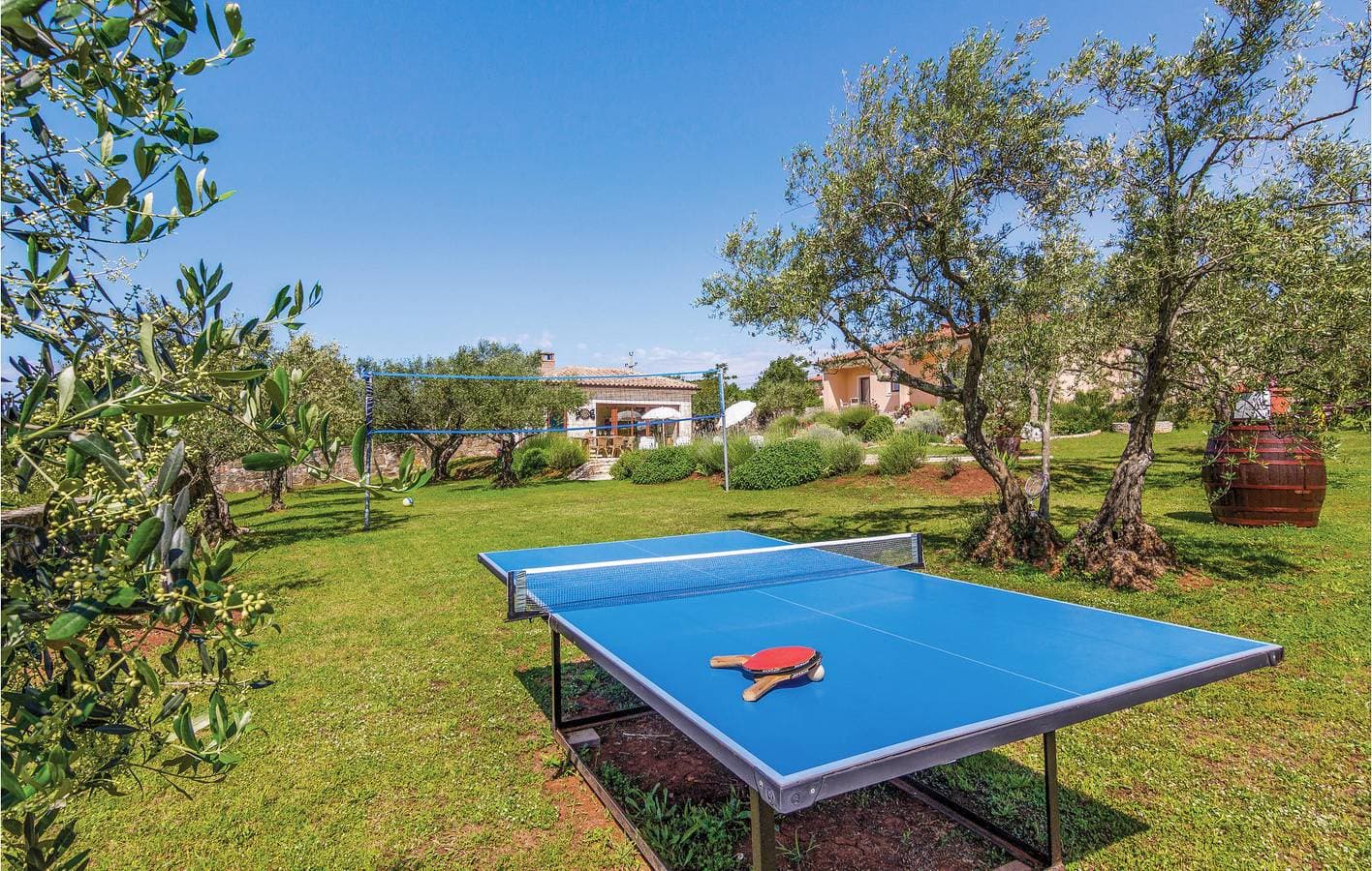 Foto 9 von 53: Gemütliche 1-Zimmer-Wohnung mit Pool, WLAN und Parkplatz in der Nähe von Montrin