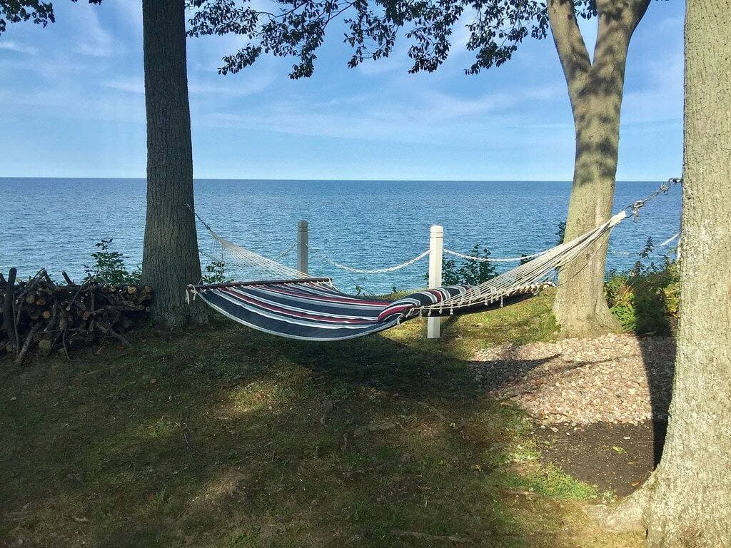 Foto 4 von 24: Spektakulärer Panoramablick auf den See in romantischer, privater Umgebung