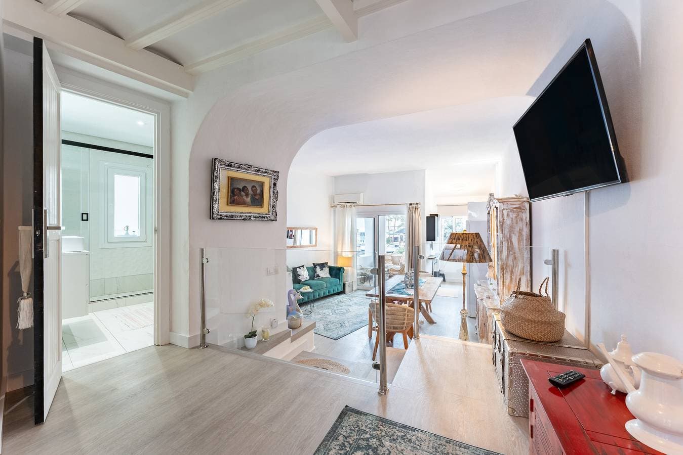 Foto 3 von 36: Ferienwohnung 'Beautiful Frontline' mit Gemeinschaftspool, Wi-Fi und Klimaanlage