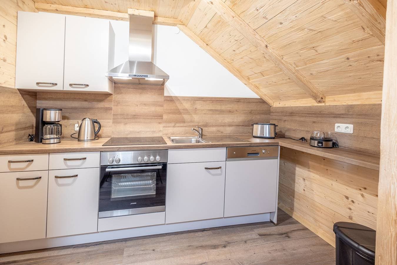 Foto 7 von 26: Ferienwohnung 'Fewo Rotwand' mit Gemeinschaftsterrasse, Gemeinschaftsgarten und WLAN