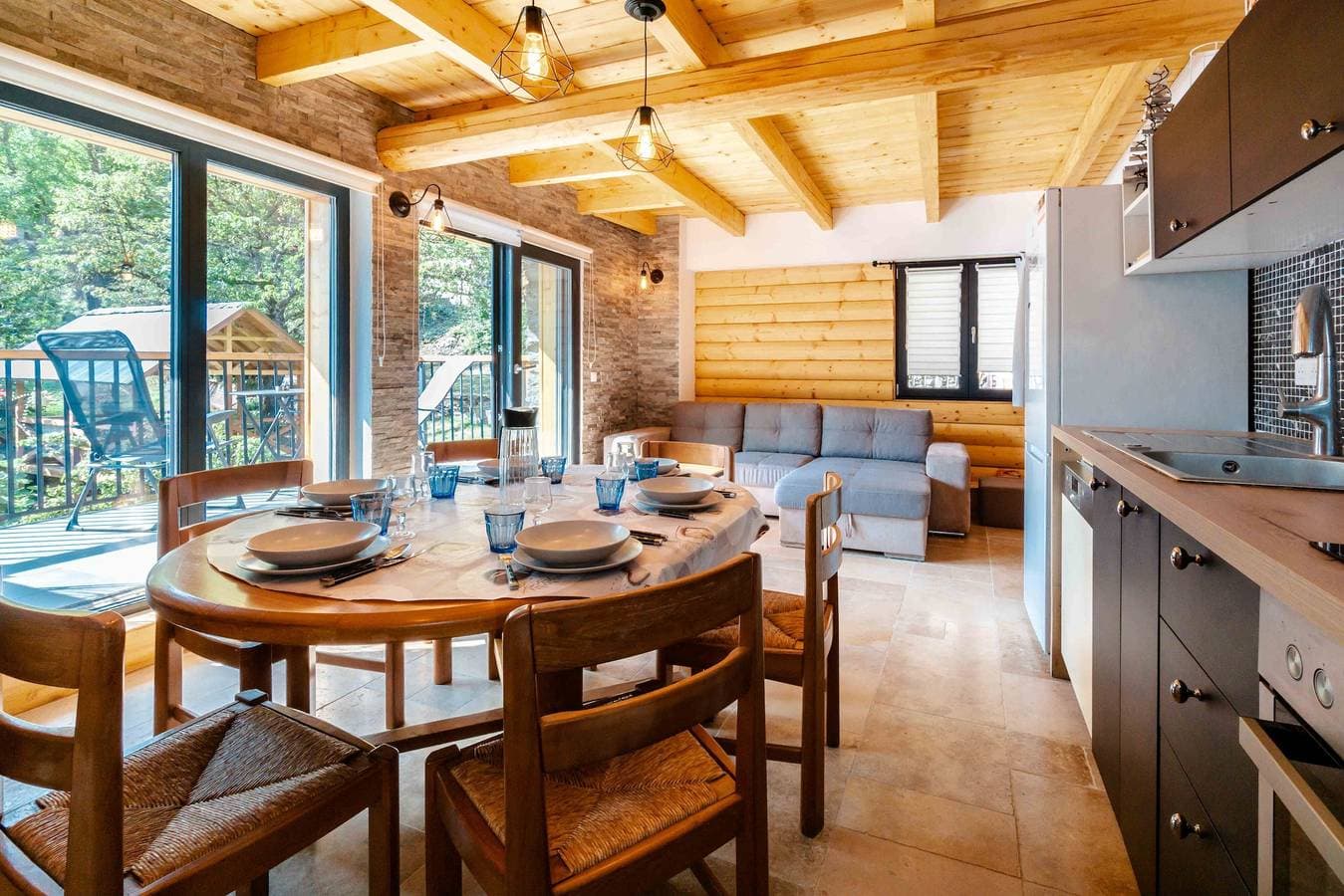 Foto 6 von 16: Ferienwohnung 'Agréable Chalet 3 Étoiles 3' mit Bergblick, Wi-Fi und Klimaanlage