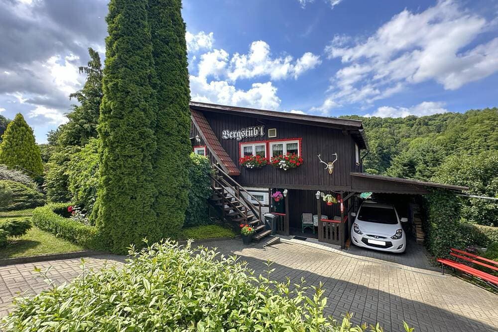 Freistehendes Ferienhaus mit schöner Terrasse 1