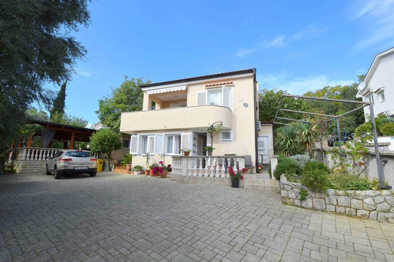 Ferienwohnung Julia 3 mit Terrasse 1