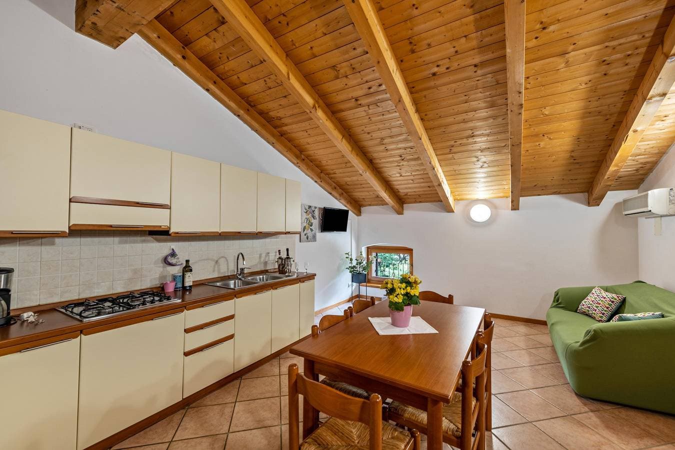 Foto 12 von 30: Ferienwohnung "Agriturismo Colombare Teboi Trilo" mit Bergblick, Gemeinschaftspool und WLAN