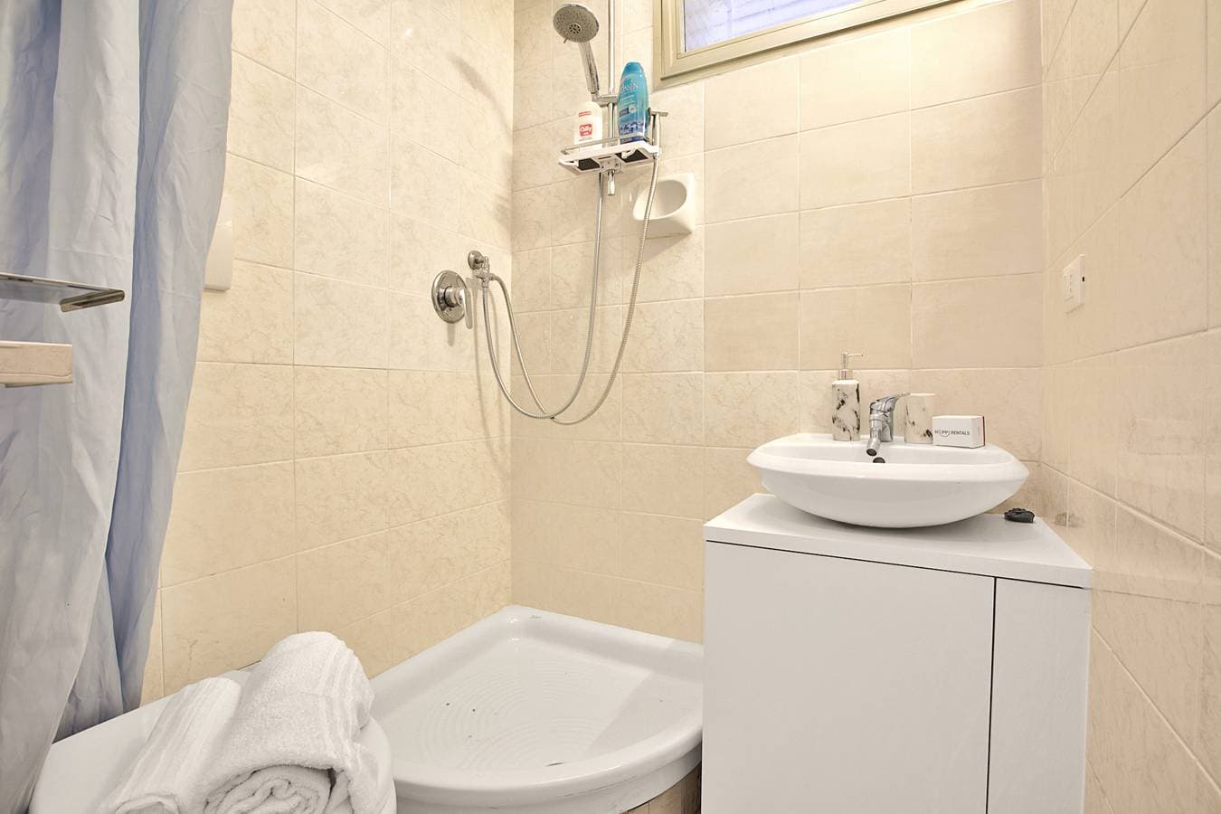 Foto 5 von 27: Jolie Sur La Mer - Petit Studio with Shared Pool