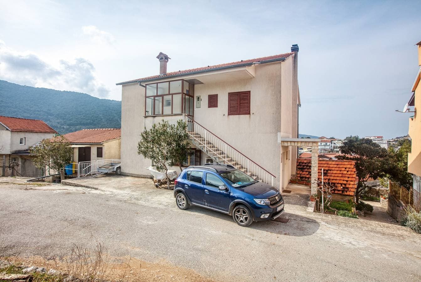 Foto 6 von 50: 4-Zimmer-Ferienwohnung mit Terrasse und Meerblick Grebastica, Sibenik A-482-a