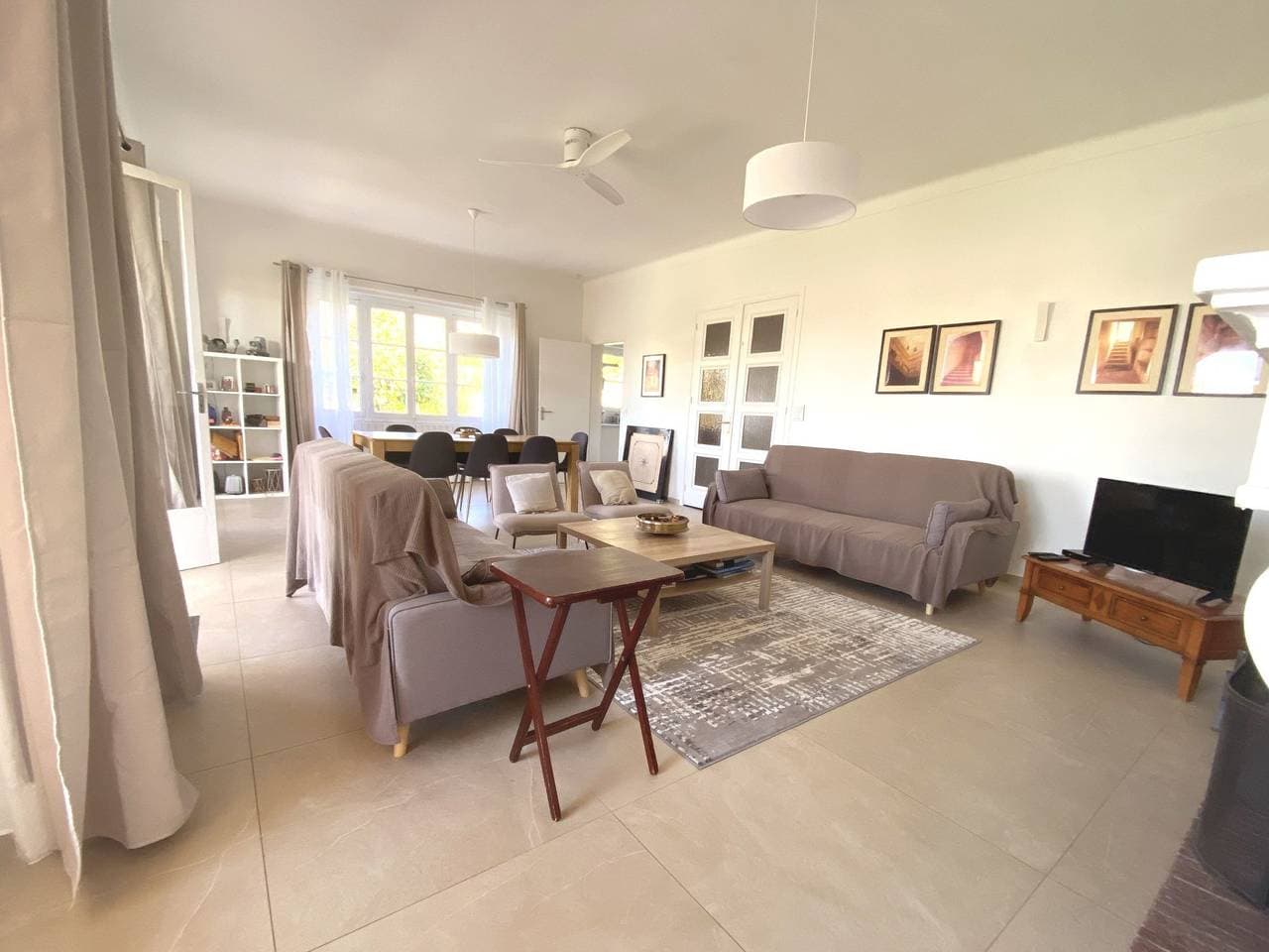 Foto 11 von 32: Geräumige und elegante Villa mit großem Garten, Swimmingpool und 3 Schlafzimmer