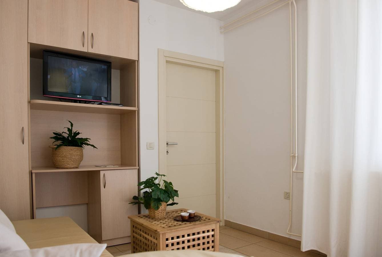 Foto 6 von 26: Ein-Zimmer-Ferienwohnung Sandra II mit Terrasse und Gartenblick